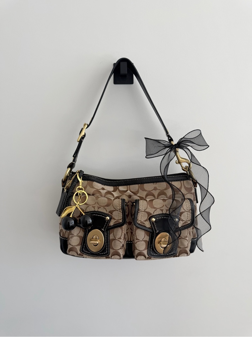 2008 Coach Legacy Turnlock Shoulder Bag w/Brass Hardware